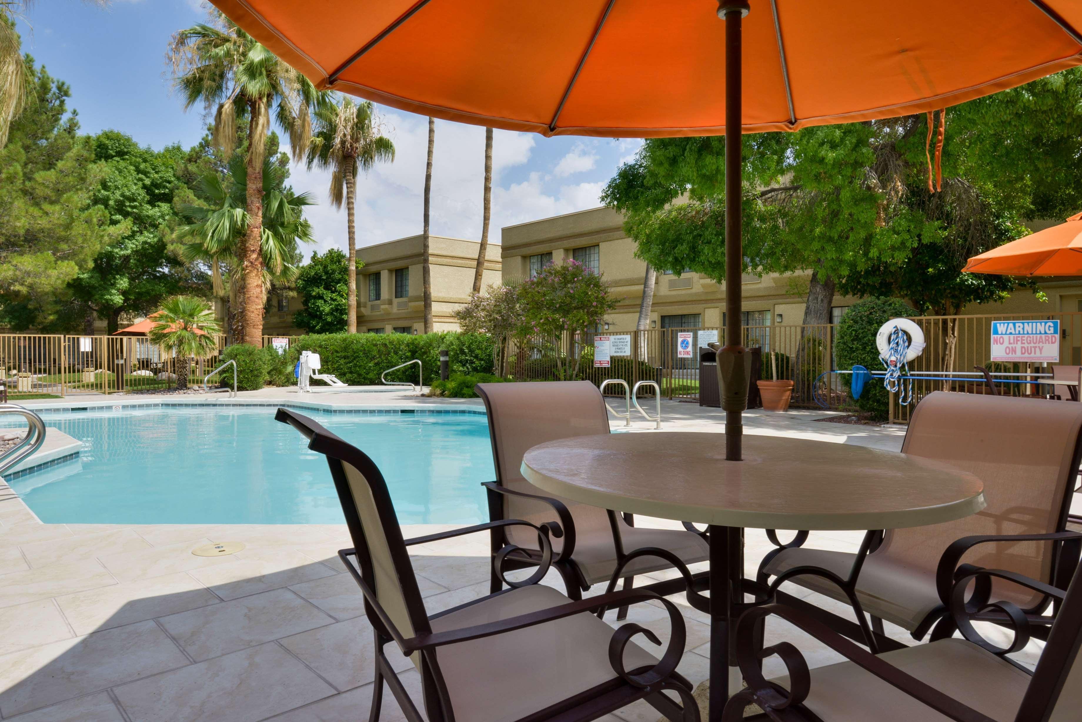 Wyndham Tucson Airport & Conference Center Hotel Exterior photo